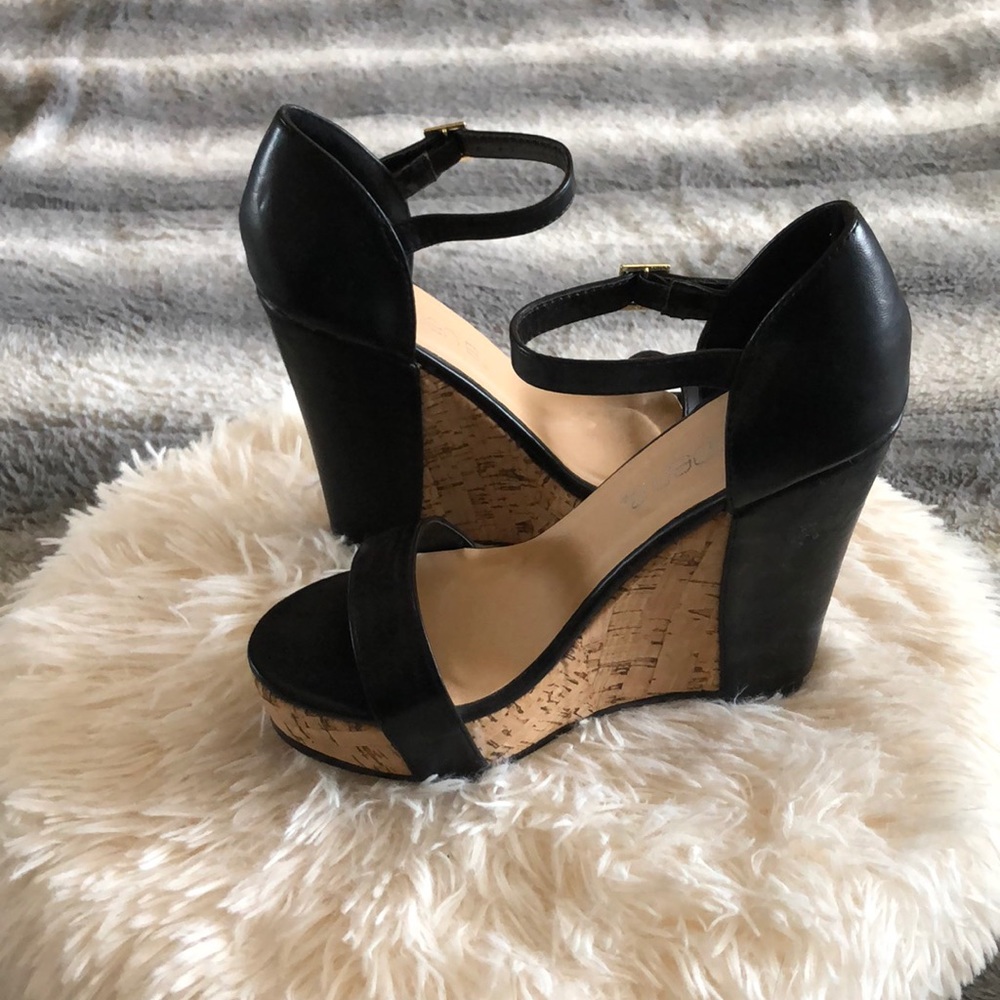Arden B wedges